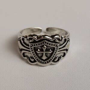 Almost new vintage alloy ring for women